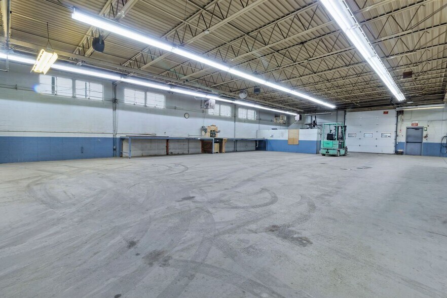 More Photos Of 1301 S 6th St, Noblesville Manufacturing For Sale