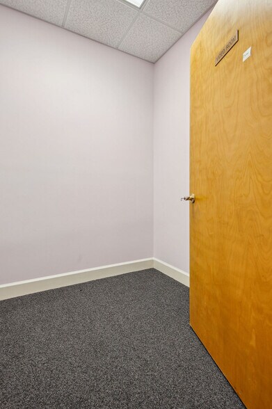 More Photos Of 43 Office Park Dr, Jacksonville Medical For Lease