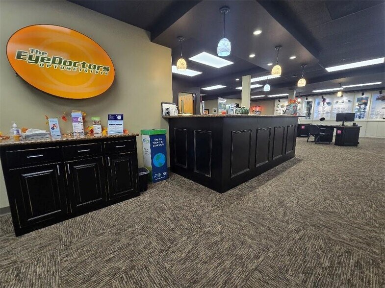 More Photos Of 705 Baptiste Dr, Paola Medical For Sale