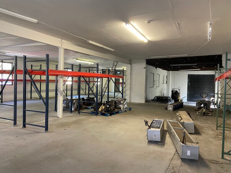 More Photos Of 52-56 Elwood Ave, Newark Warehouse For Lease