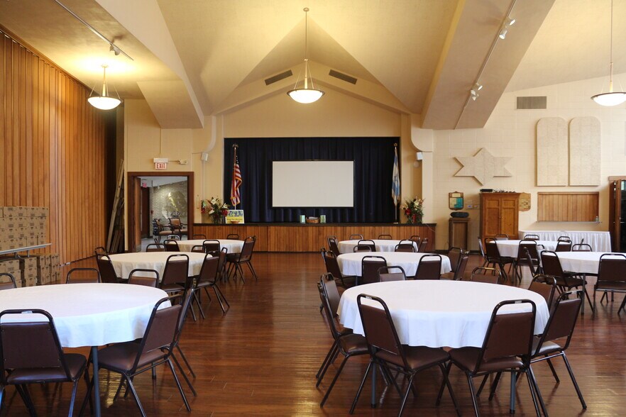 More Photos Of 1140 Governor St, Springfield Religious Facility For Sale