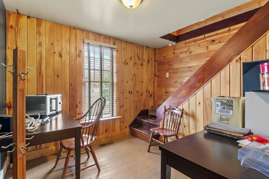 More Photos Of 54 S Main St, Magnetic Springs Restaurant For Sale