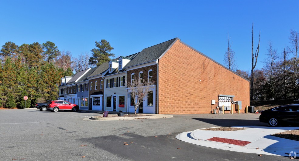 Primary Photo Of 17039-17049 Merchants Dr, Woodford Office For Lease