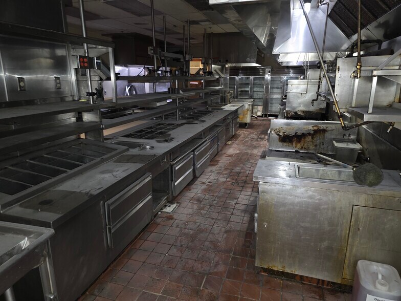 More Photos Of 250 Harding Blvd, Roseville Restaurant For Sale