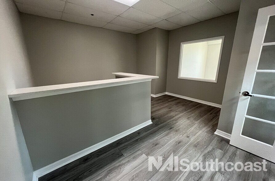 More Photos Of 7000 SE Federal Hwy, Stuart Office For Lease