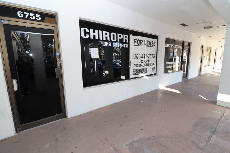 More Photos Of 6731-6755 Sunset Strip, Sunrise Unknown For Lease