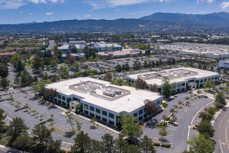 More Photos Of 2380 Conejo Spectrum St, Thousand Oaks Office For Sale