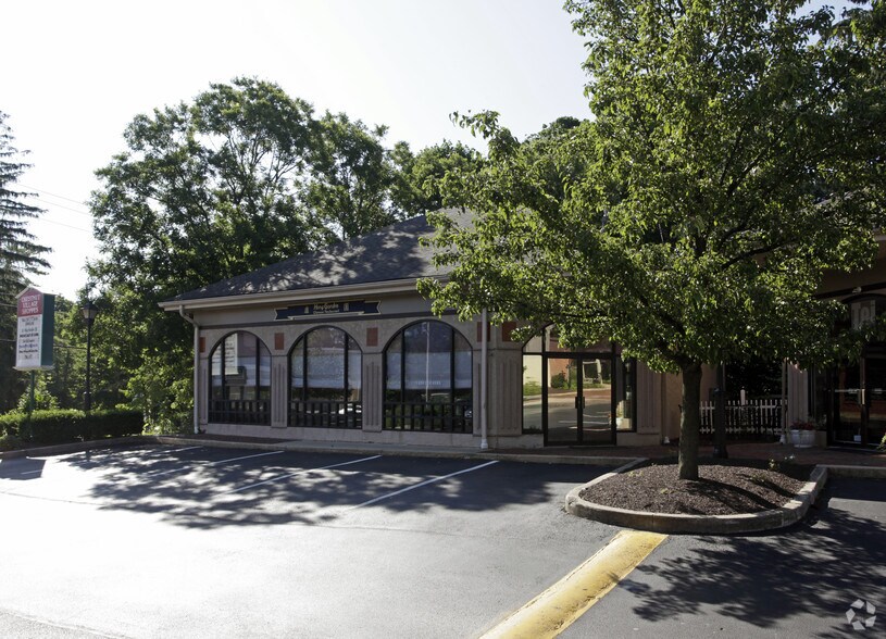 More Photos Of 36 Chestnut Rd, Paoli Unknown For Lease