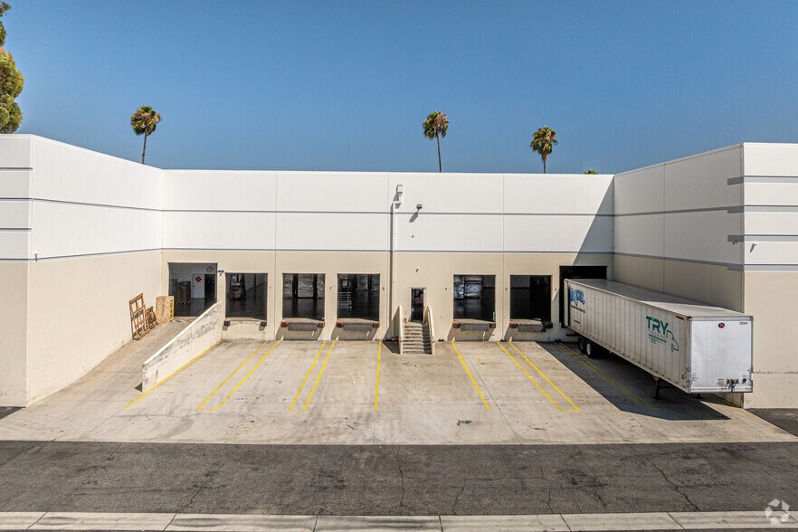 More Photos Of 16700-16720 Chestnut St, City of Industry Warehouse For Lease