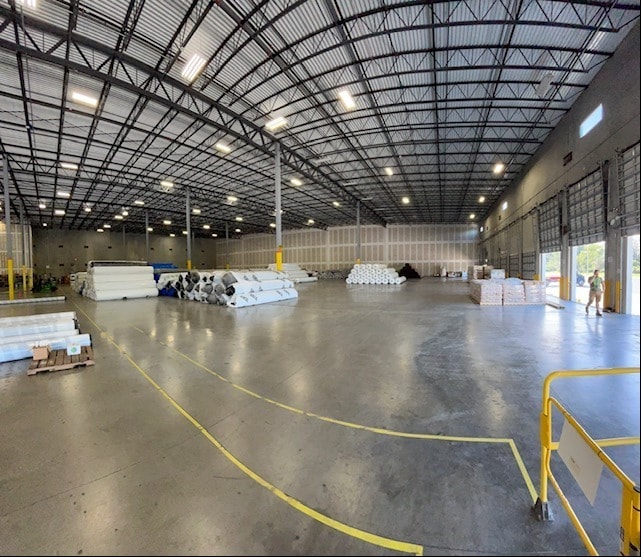 More Photos Of 3501 Burris Rd, Davie Distribution For Lease