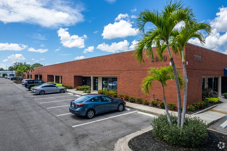 Primary Photo Of 2830 Winkler Ave, Fort Myers Office Residential For Lease