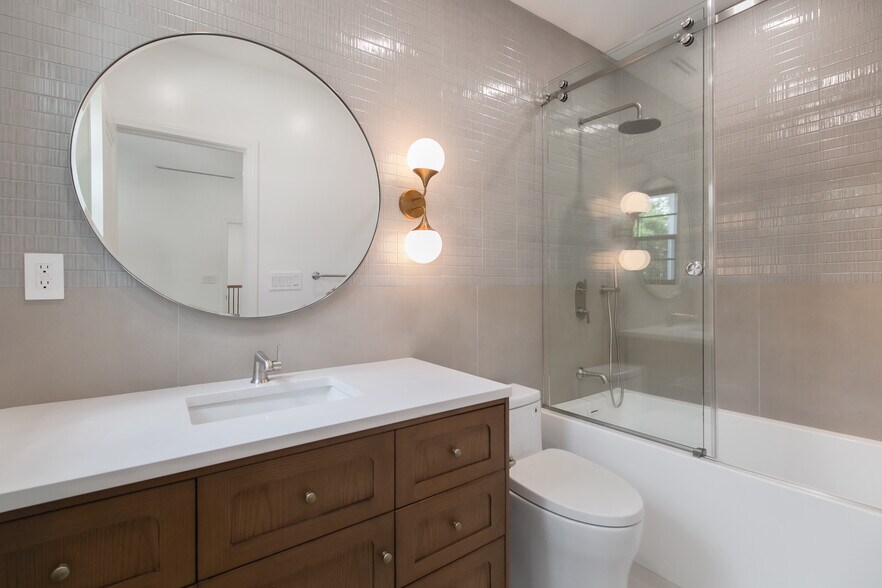 More Photos Of 1718-1726 N Vista St, Los Angeles Apartments For Sale