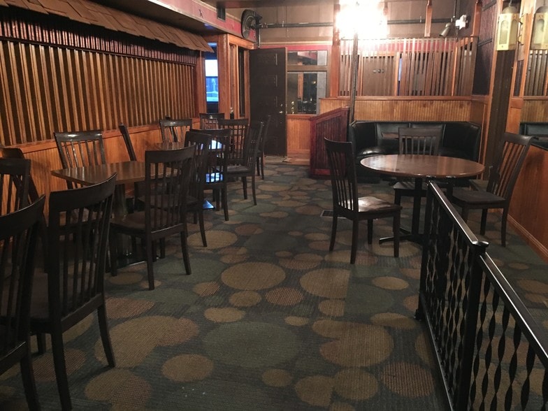 More Photos Of 304-308 N Burdick St, Kalamazoo Bar For Sale