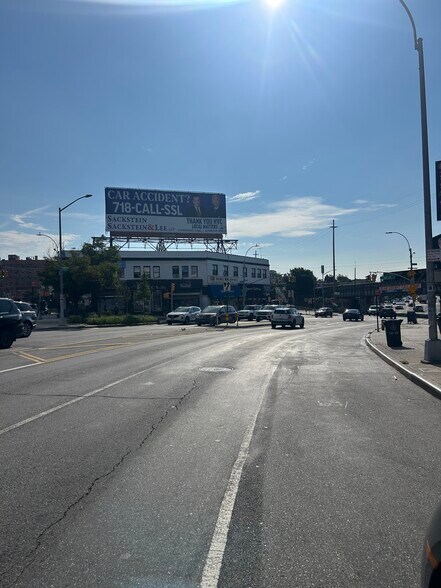 More Photos Of 16112 Northern Blvd, Flushing Storefront Retail Office For Lease