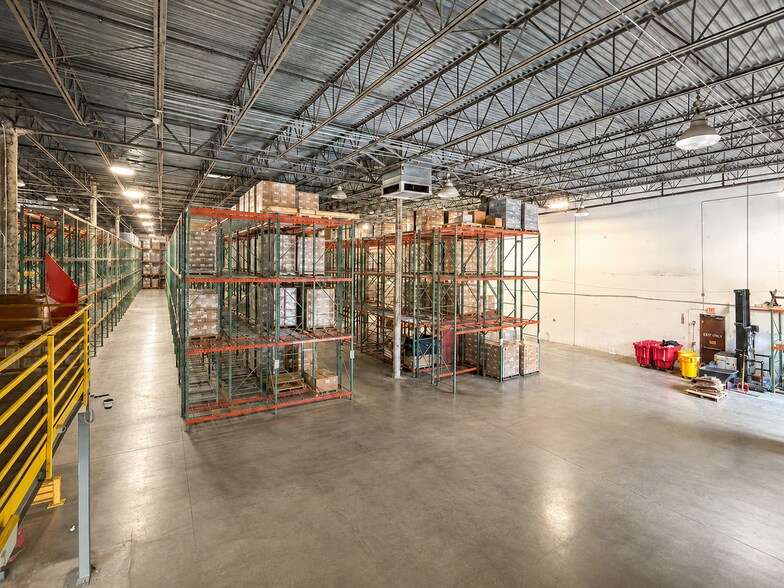 More Photos Of 701 Park of Commerce Blvd, Boca Raton Light Distribution For Lease