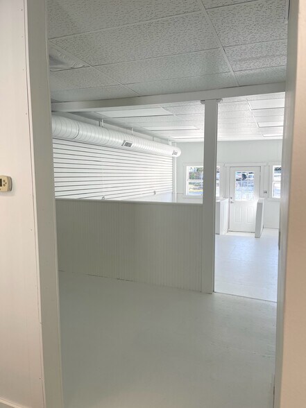 More Photos Of 243 3rd St N, Bayport Office For Sale