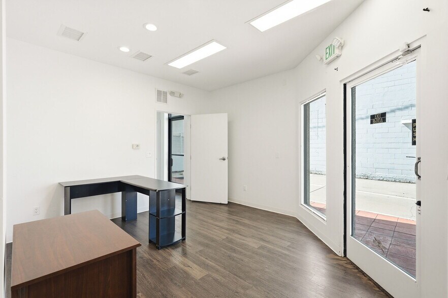 More Photos Of 739-741 N Fairfax Ave, Los Angeles Medical For Sale