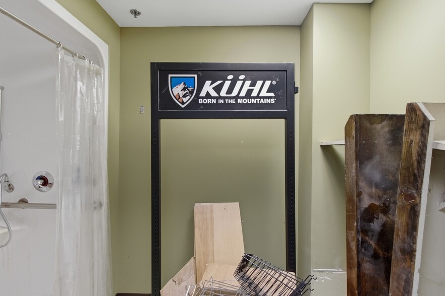 More Photos Of 421 Main St, Franklin Storefront Retail Office For Lease