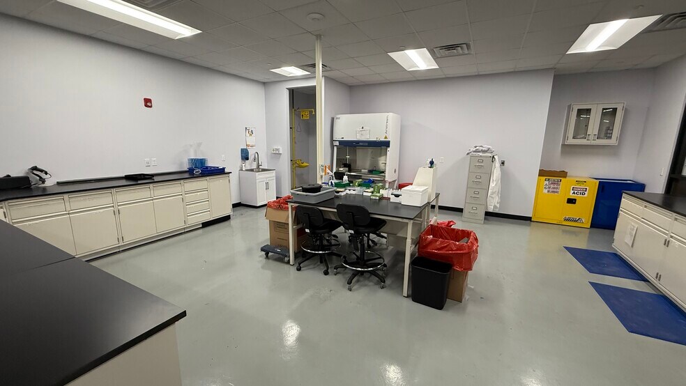 More Photos Of 2550 Brodhead Rd, Bethlehem Flex For Lease