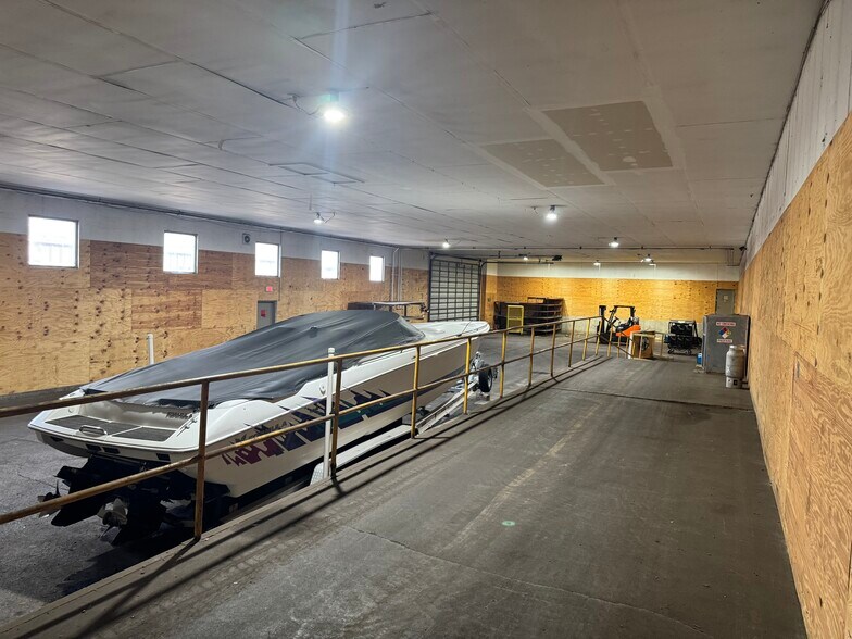 More Photos Of 2701-2815 Courtland St, Duluth Warehouse For Sale