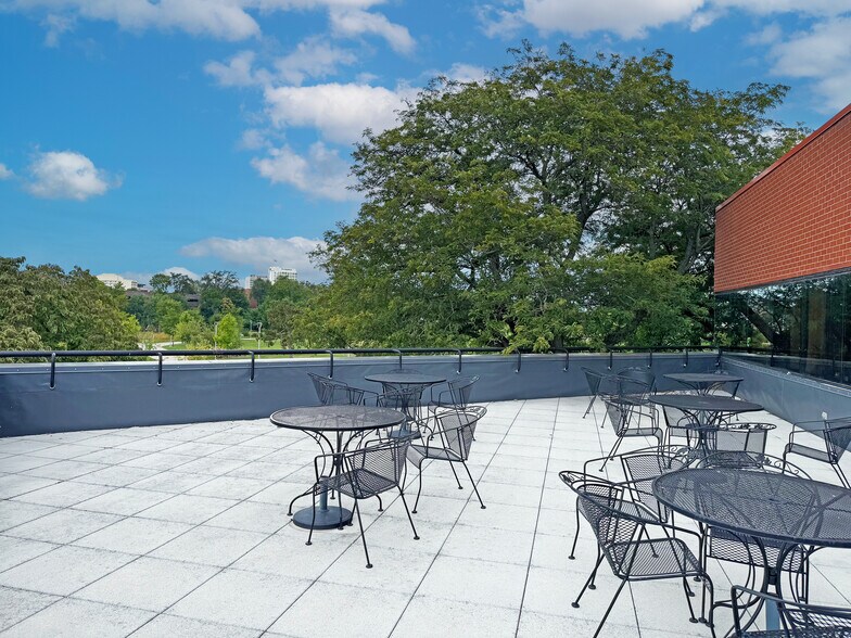 More Photos Of 300 S Saint Louis Blvd, South Bend Office For Lease