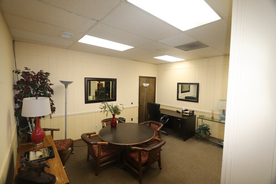 More Photos Of 3075 E Grand River Ave, Howell Office For Lease