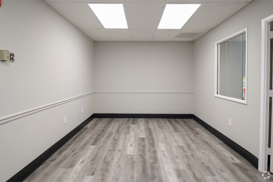 More Photos Of 1335 W Tabor Rd, Philadelphia Medical For Lease