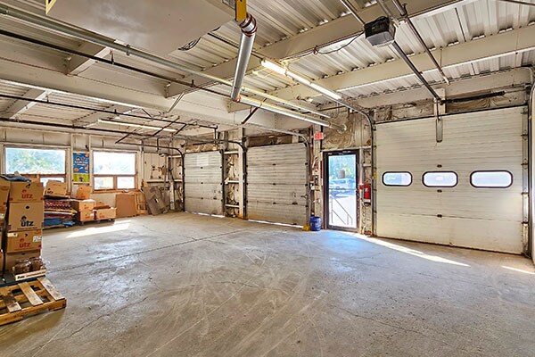 More Photos Of 2 Gregory Dr, South Burlington Freestanding For Sale