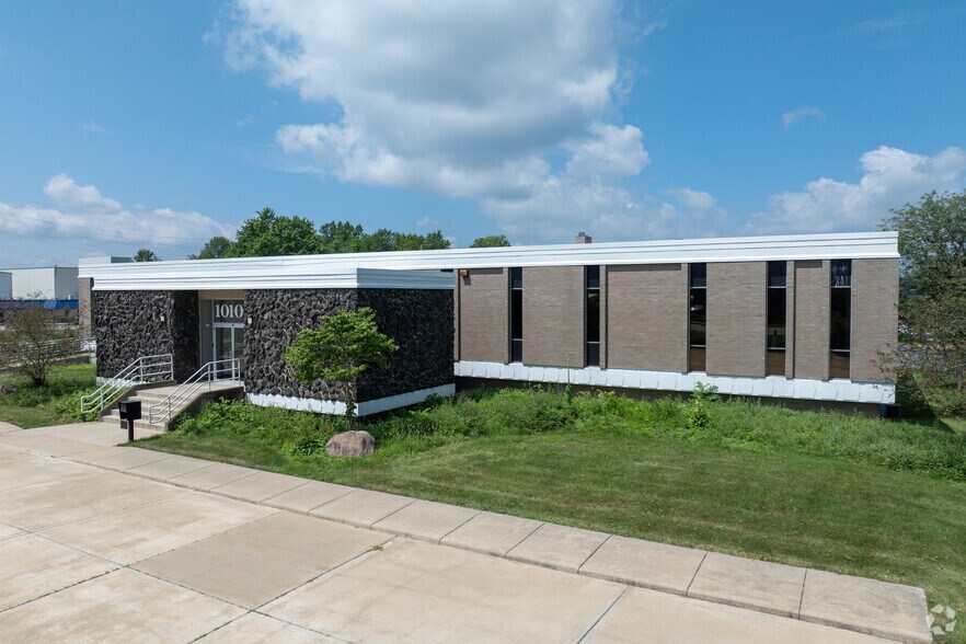 Primary Photo Of 10100 Brecksville Rd, Brecksville Office For Lease