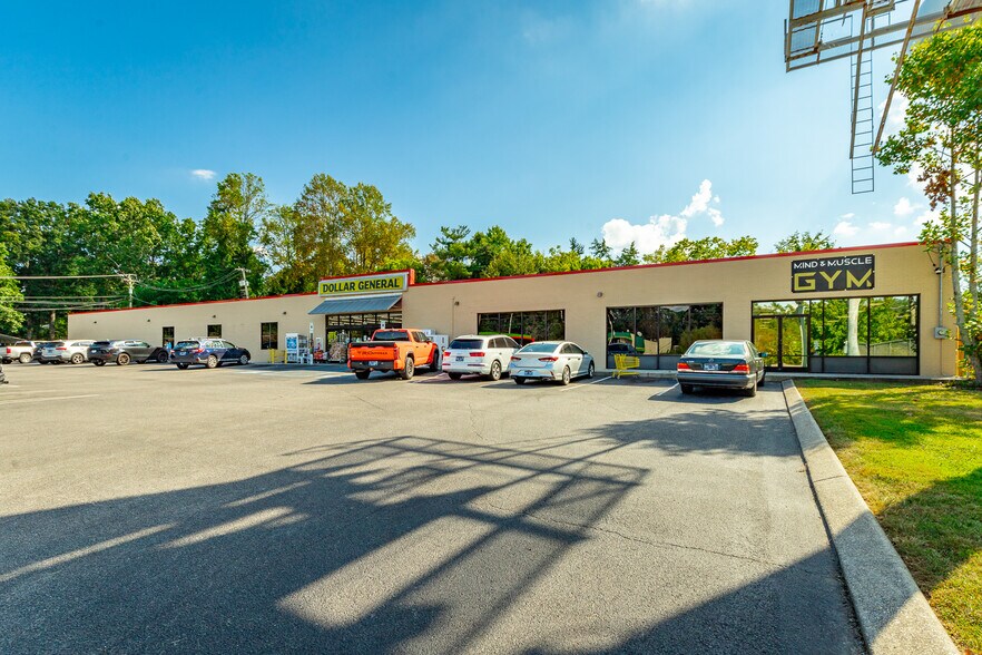 More Photos Of 3703 Taft Hwy, Signal Mountain Storefront For Sale