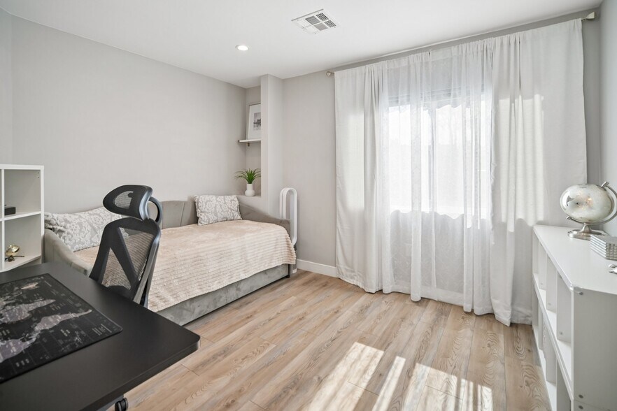 More Photos Of 8434 Oakdale Ave, Winnetka Multifamily For Sale