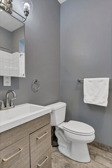 More Photos Of 1440 N Leavitt St, Chicago Apartments For Sale