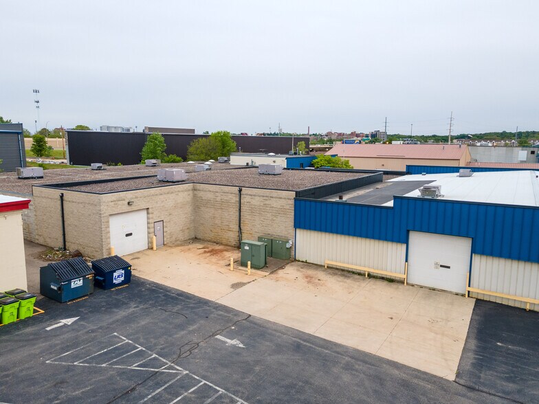 More Photos Of 1304 Valleyhigh Dr NW, Rochester Showroom For Sale