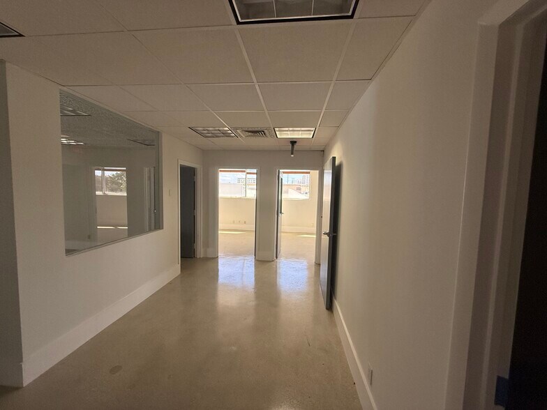 More Photos Of 2434 Hollywood Blvd, Hollywood Office For Sale