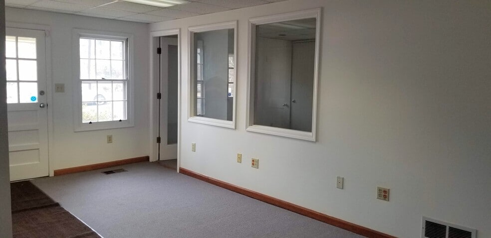 More Photos Of 1146 Green St, Roswell Loft Creative Space For Lease
