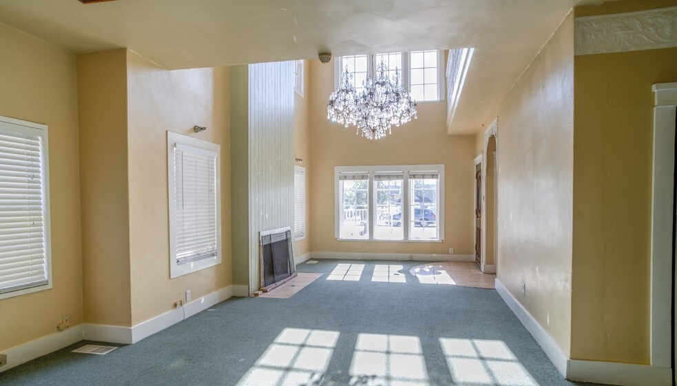 More Photos Of 1255 S Atlantic Blvd, Los Angeles Office For Sale