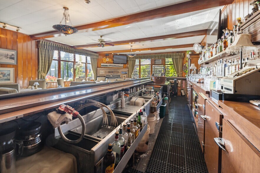 More Photos Of 13300 Big Basin Way, Boulder Creek Restaurant For Sale