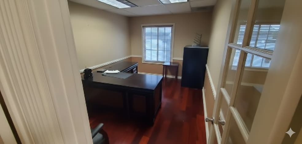 More Photos Of 1913 E 17th St, Santa Ana Office For Sale