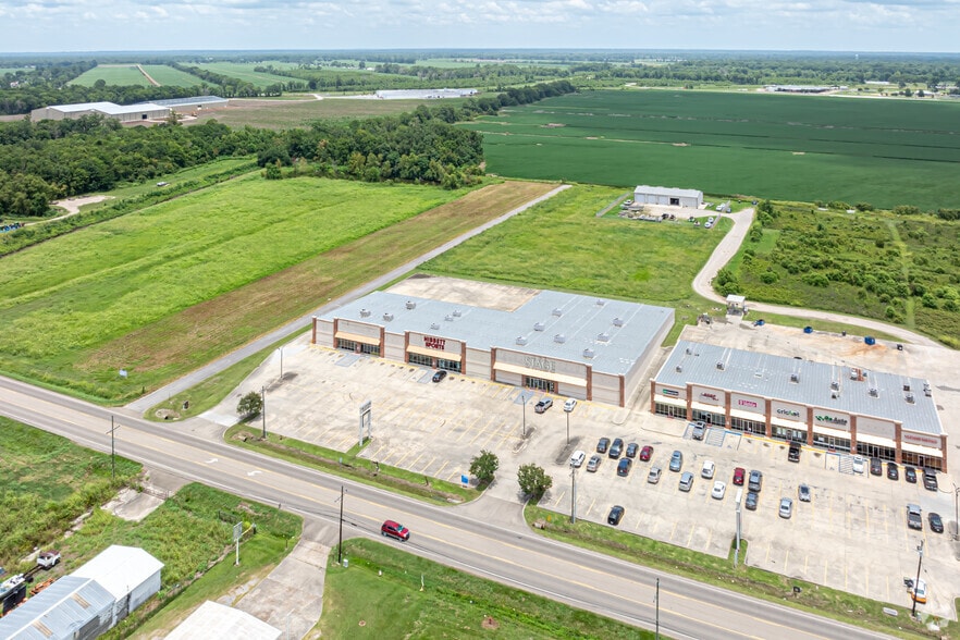 Primary Photo Of 1420 Hospital Rd, New Roads Storefront For Lease