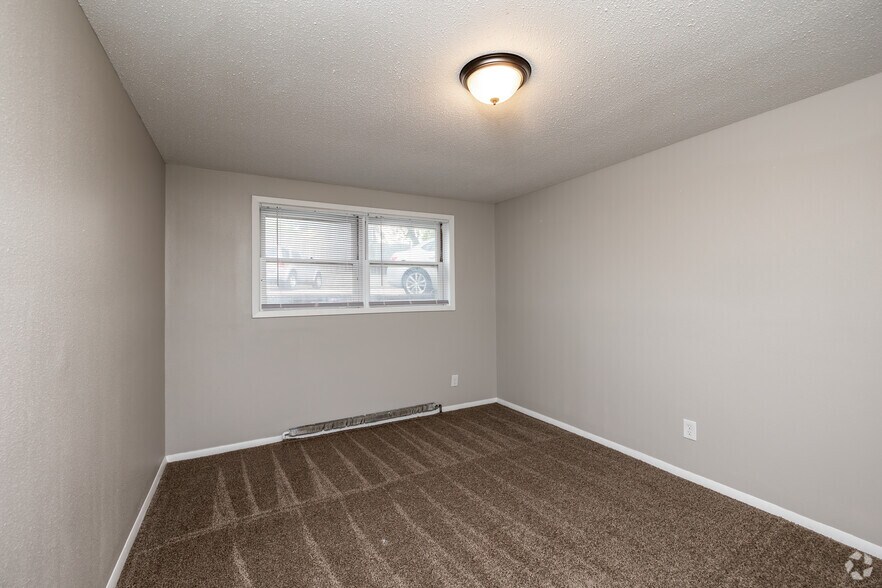 More Photos Of 3830 6th Ave, Des Moines Apartments For Sale