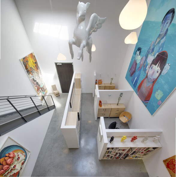 Primary Photo Of 1046 Princeton Dr, Venice Loft Creative Space For Lease