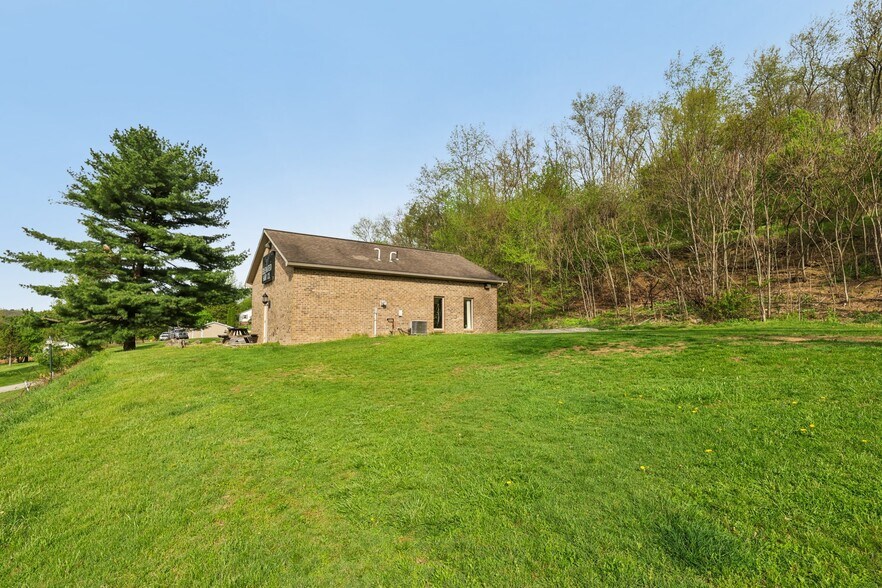 More Photos Of 30 Terrace Ave, Leechburg Office For Sale