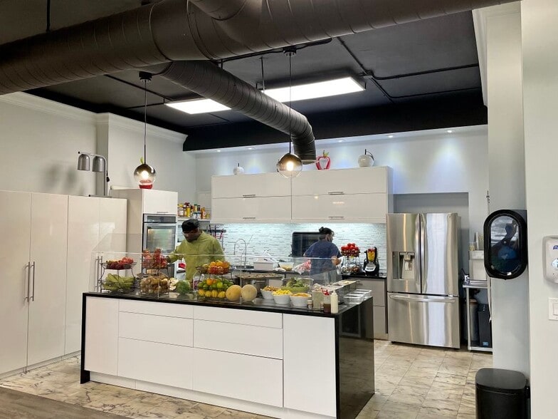 More Photos Of 13499 Biscayne Blvd, Miami Apartments For Sale