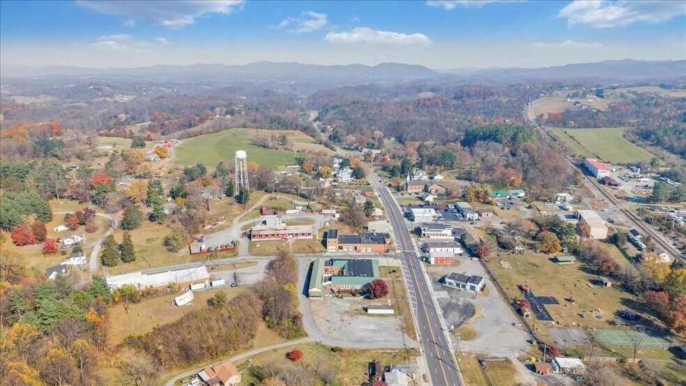More Photos Of 5383 Lee Hwy, Troutville Freestanding For Sale