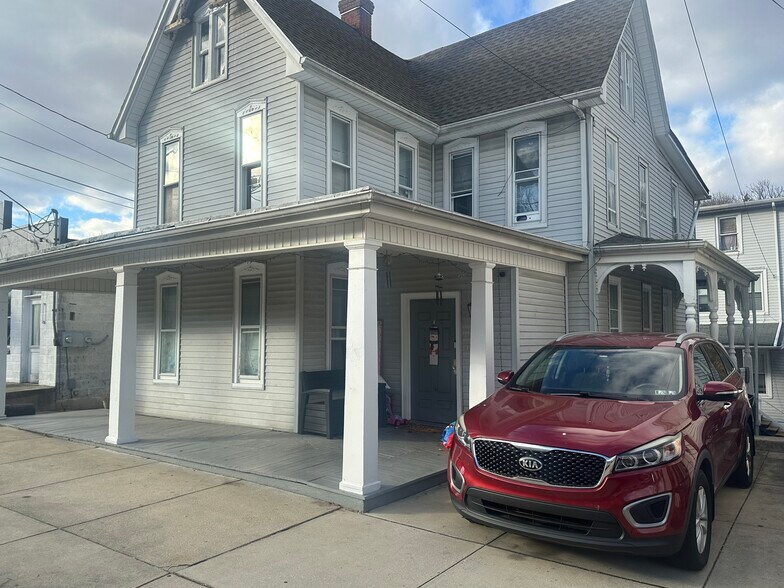 More Photos Of 142 W Main St, Windsor Apartments For Sale