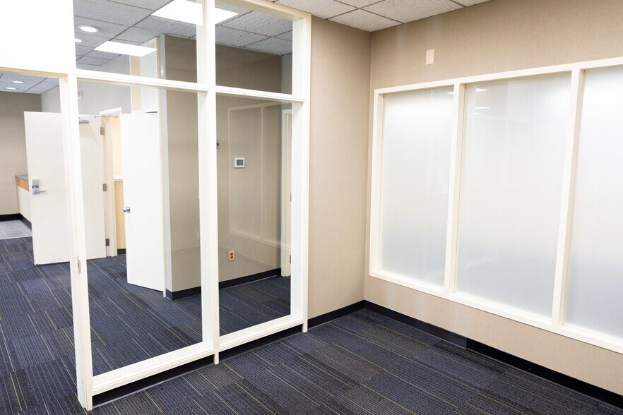 More Photos Of 2-6 N Main St, Wallingford Bank For Lease