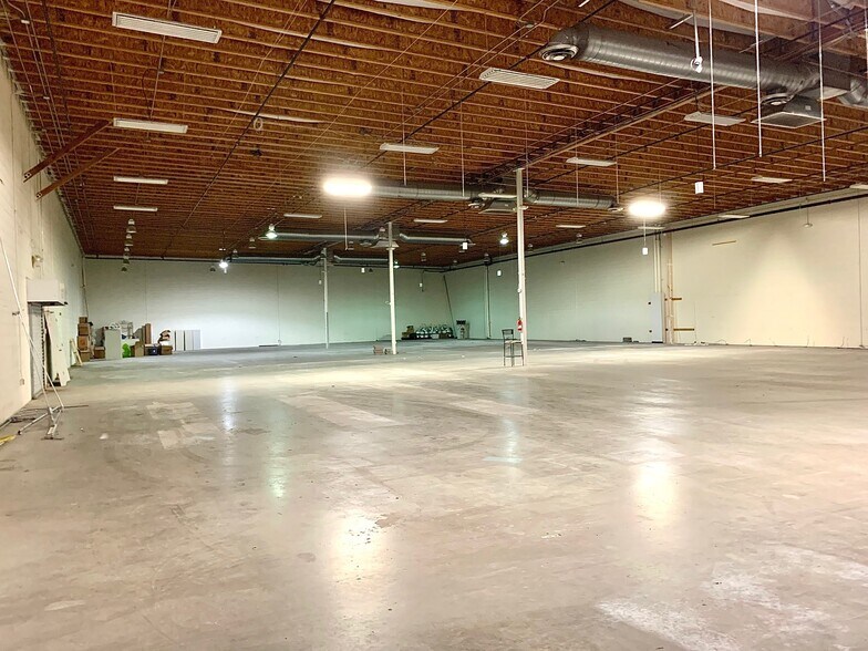 More Photos Of 21610 N 35th Ave, Glendale Unknown For Lease