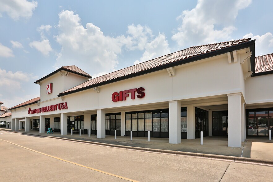 More Photos Of 5800 N Interstate 35, Denton Unknown For Lease