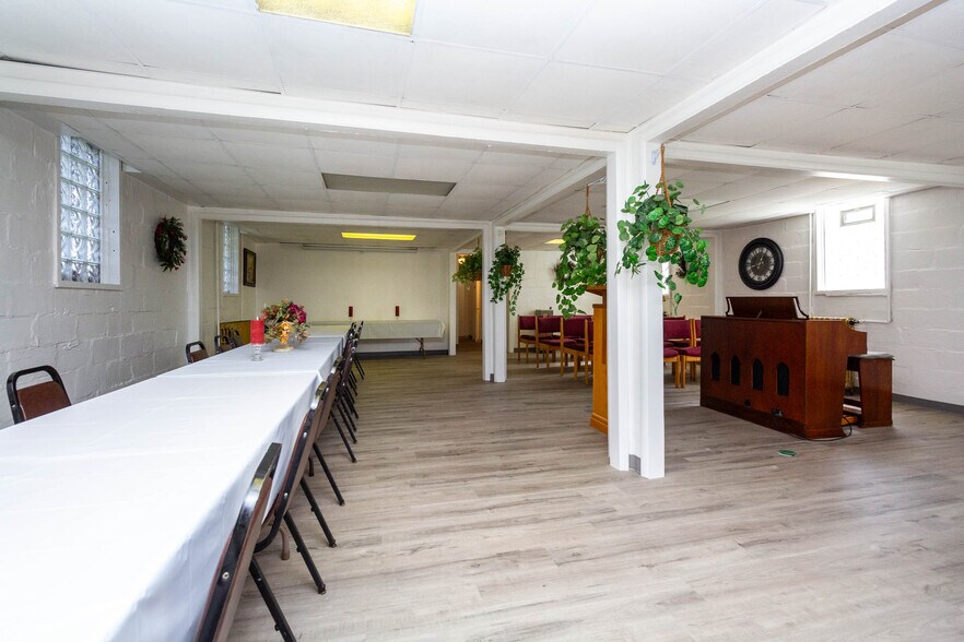 More Photos Of 1196 Joslyn Ave, Pontiac Religious Facility For Sale