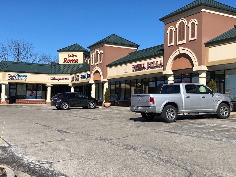 More Photos Of 90-124 W Northwest Hwy, Palatine Unknown For Lease